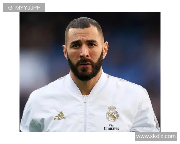 本泽马：从足球天才到传奇巨星的辉煌旅程与未来展望